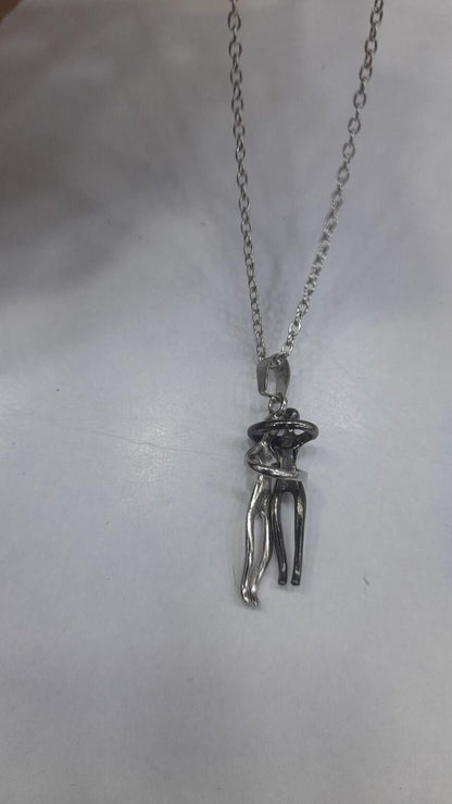 EternalHug™ Silver & Black Couple Pendant Necklace – Symbol of Love & Togetherness