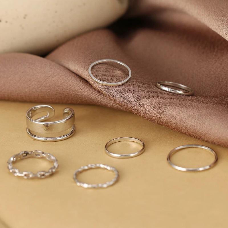 LuxeBand™ Silver-Plated Trending Ring Set – 7 Pcs Elegant & Stylish Rings for Women