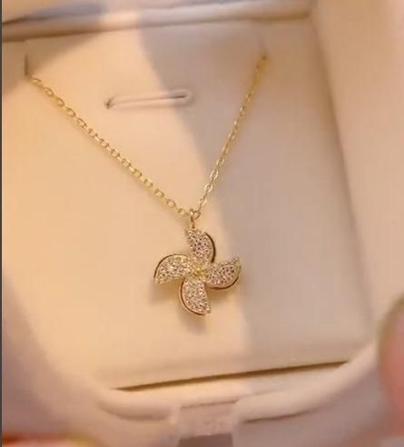 TwirlBloom™ Rotating Flower Necklace – A Stunning, Elegant Must-Have